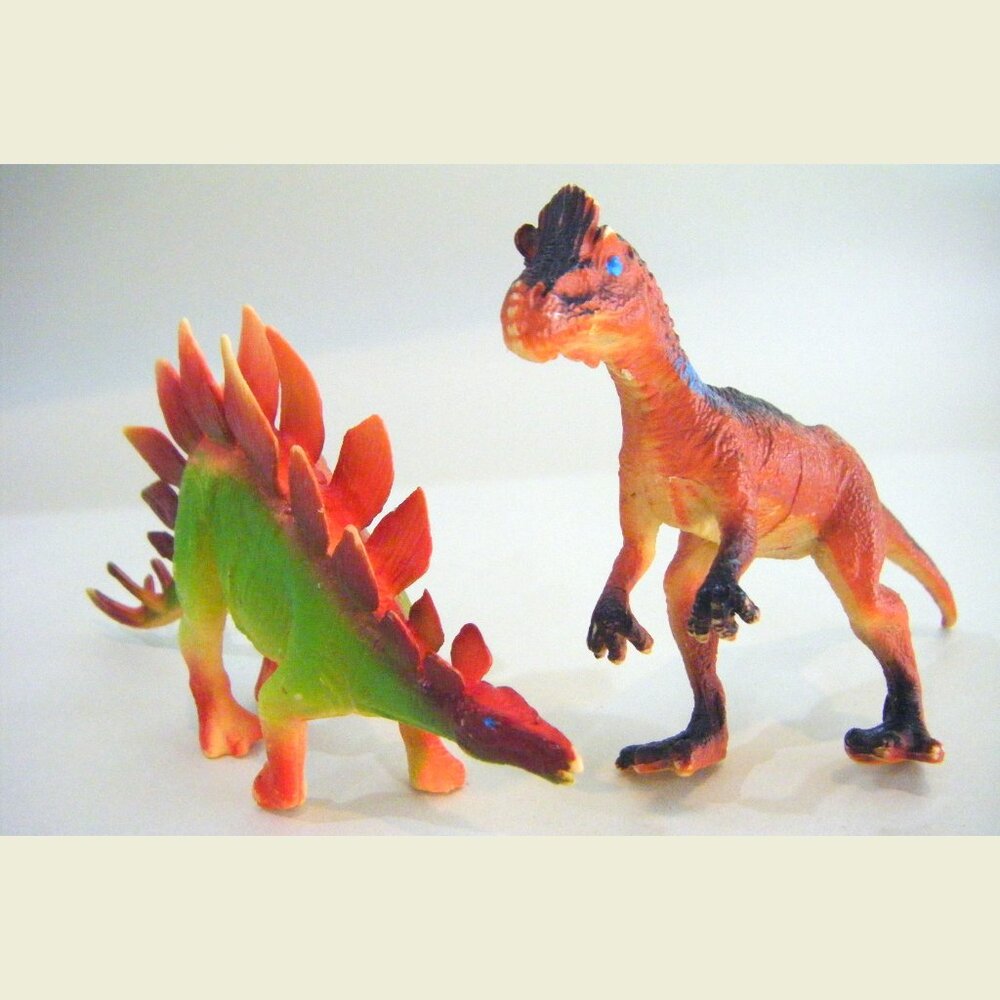 Set of Two Plastic Dinosaur Figures Stegosaurus and Cryolophosaurus